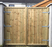 Wooden double driveway gates by Abwood
