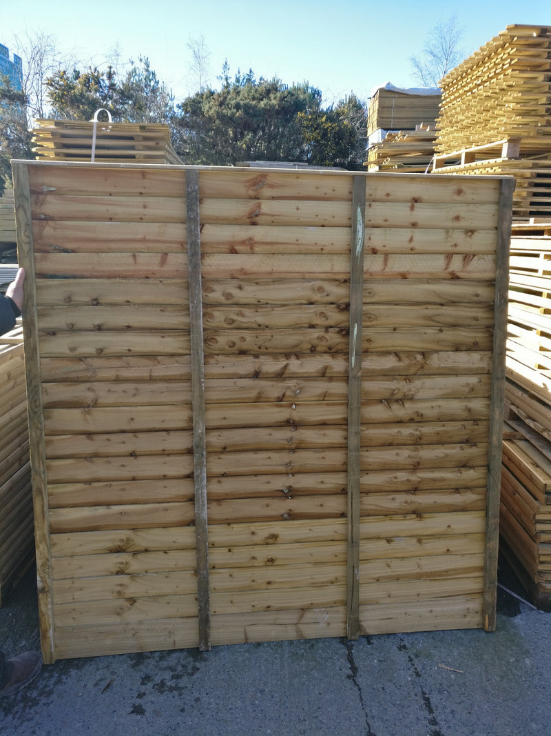 Rear side of an overlap fence panel