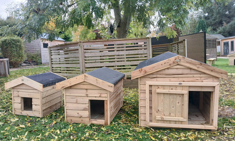 Wooden dog kennel by Abwood