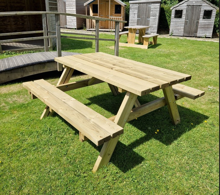 1.4m wooden picnic bench by Abwood