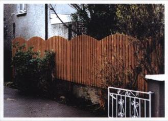 Arched cottage picket fencing by Abwood