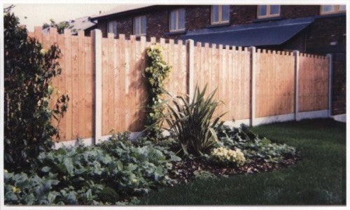 Castle top timber fence panels by Abwood